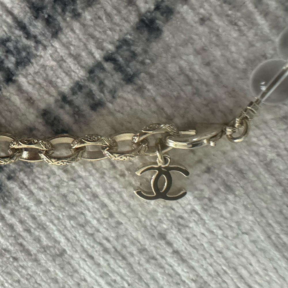 Chanel Resin Bead Bow CC Choker Necklace Gold - Picture 5 of 9